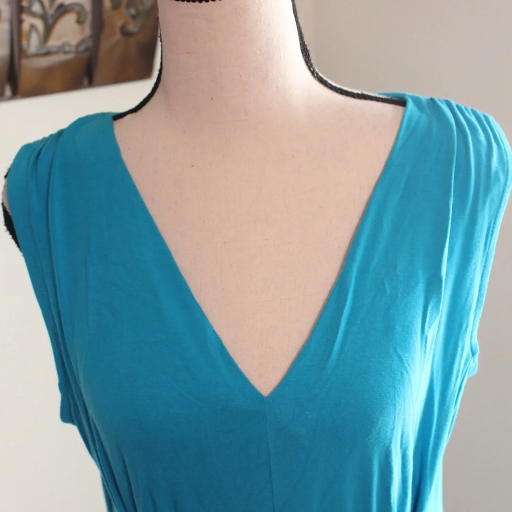 Liz Lange, sleeveless turquoise dress..... - Picture 7 of 12